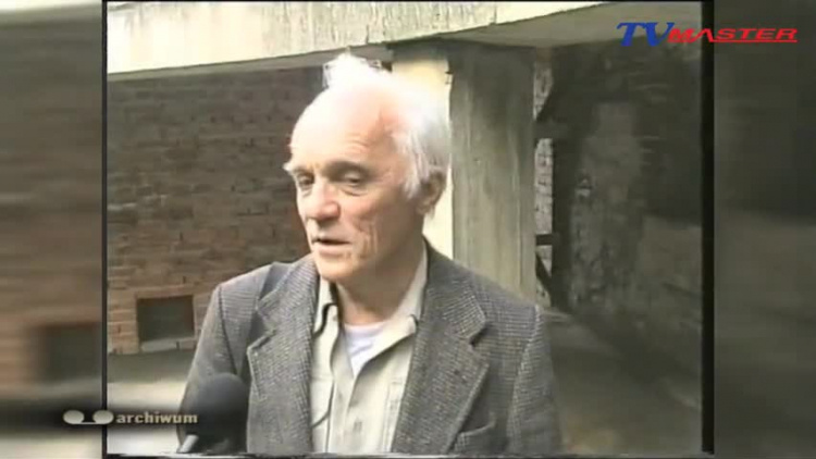 2019_11_19_1_archiwum_ratusz_teatr_odbudowa.mp4