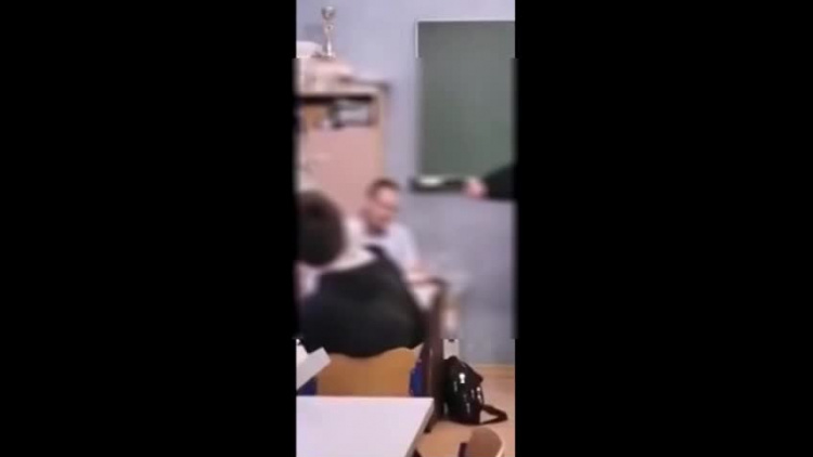uczen_bron.mp4