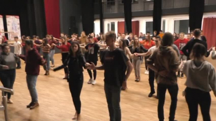 2020_02_05_8_przygotowania_studniowka_zs_polkowice.mp4