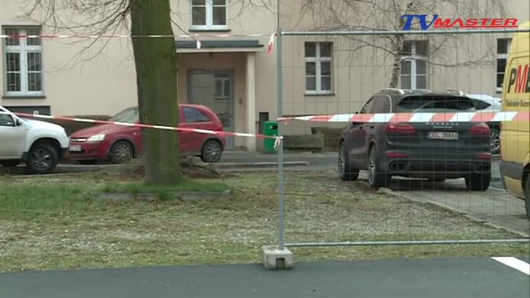 2020_02_27_3_zamkniety_parking_szpital.mp4