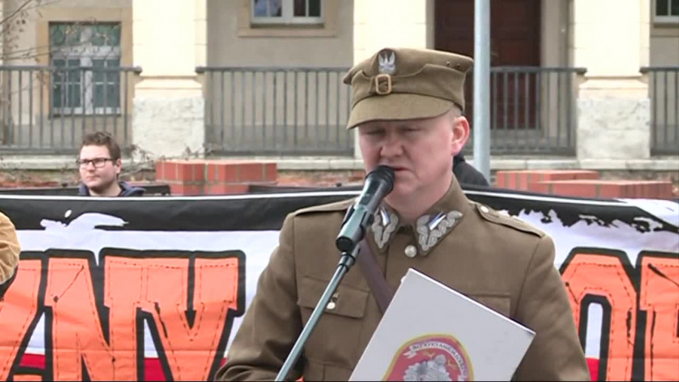 2020_03_02_3_marsz_pomnik_wykleci.mp4
