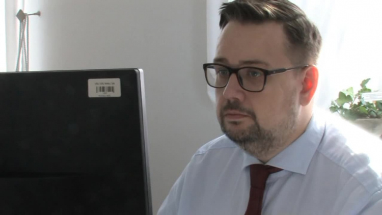 2020_03_19_5_urzednicy_w_pracy_polkowice.mp4