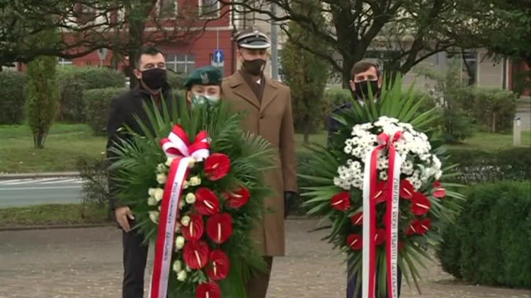 2020_11_12_pomnik_dzieci_glogowskich_11_listopada.mp4