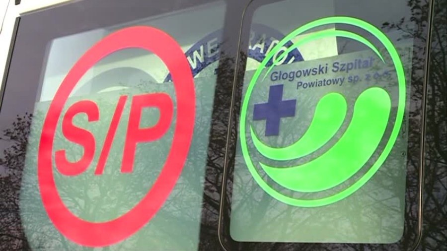 2020-12-15-ambulans-szpital-glogow.mp4