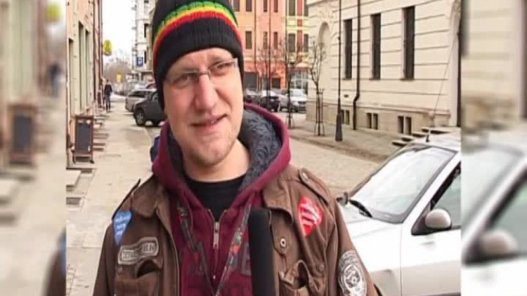 kronika-2011-01-13-wosp-wolontariusz-mazur.mp4