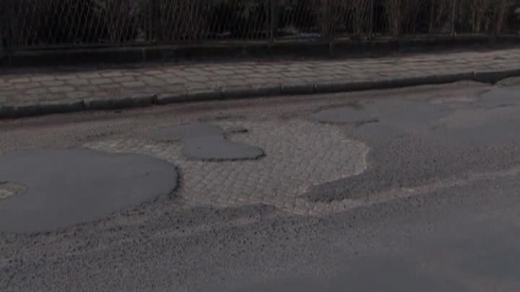 kronika-2011-03-03-drogi-dziury-przemkow.mp4