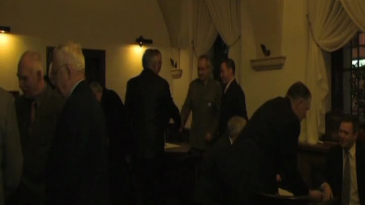 kronika-2011-03-11-ostrzenie-szabli-pulkownicy-ratusz-glogow.mp4