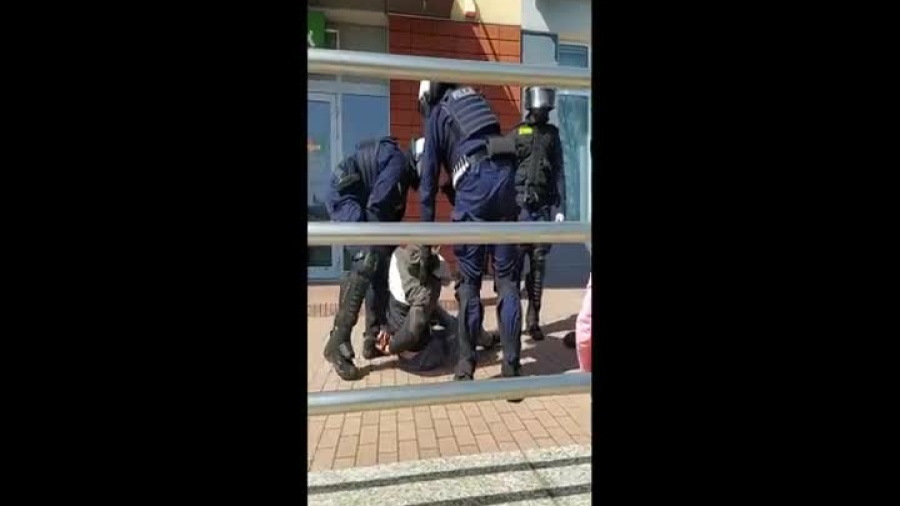 2021-04-12-interwencja-kobieta-protest-glogow.mp4