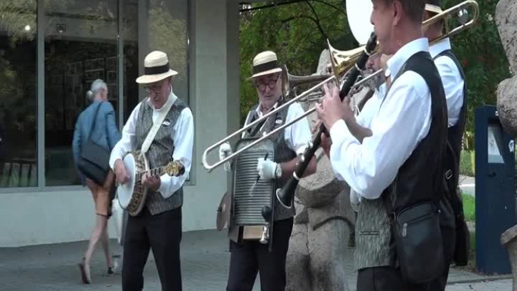 2021-09-15-dixie-company-parada-glogow.mp4