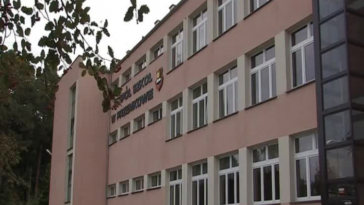 kronika-2011-09-54-zablokowane-konto-szkola-dlug-przemkow.mp4