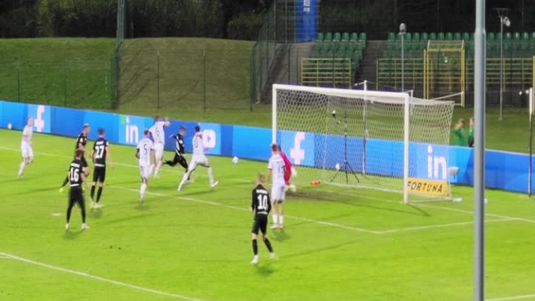 2021-09-24-gornik-gks-tychy-0-1.mp4