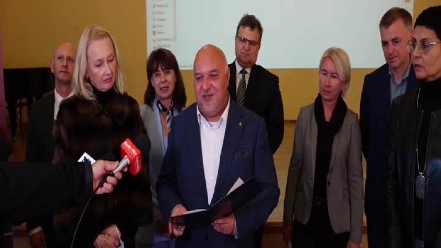 2021-10-08-wyniki-konkurs-szczepienia-szkoly-powiat.mp4