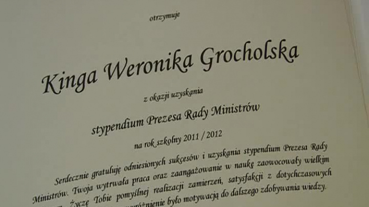 kronika-2011-12-09-grocholska-stypendium-premier-przemkow.mp4