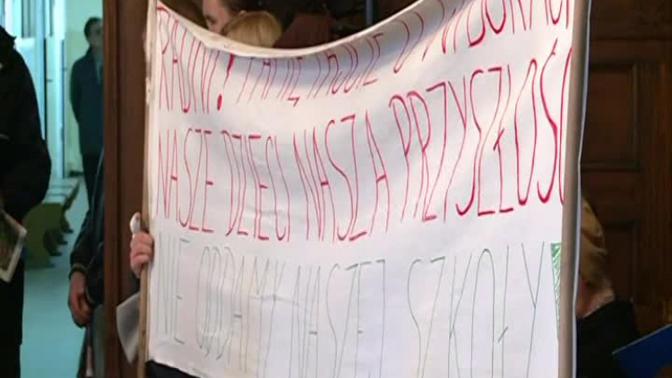 kronika-2011-12-37-rodzice-szkoly-likwidacja-wschowa.mp4