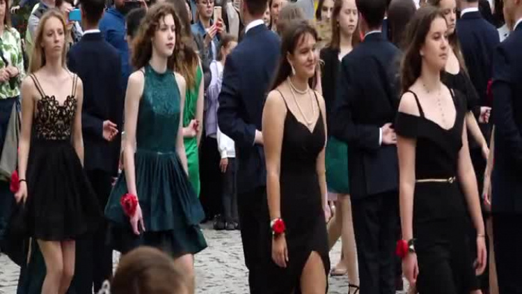 2022-05-30-polonez-sp12-rynek-glogow.mp4