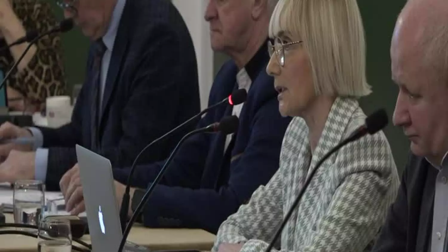 2023-01-27-sesja-rada-miejska-tomograf-polkowice.mp4