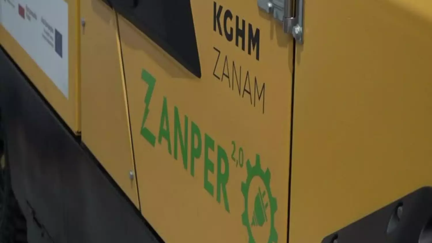 2023-04-27-kghm-zanam-prezentacja-samochod-elektryczny-zanper.mp4