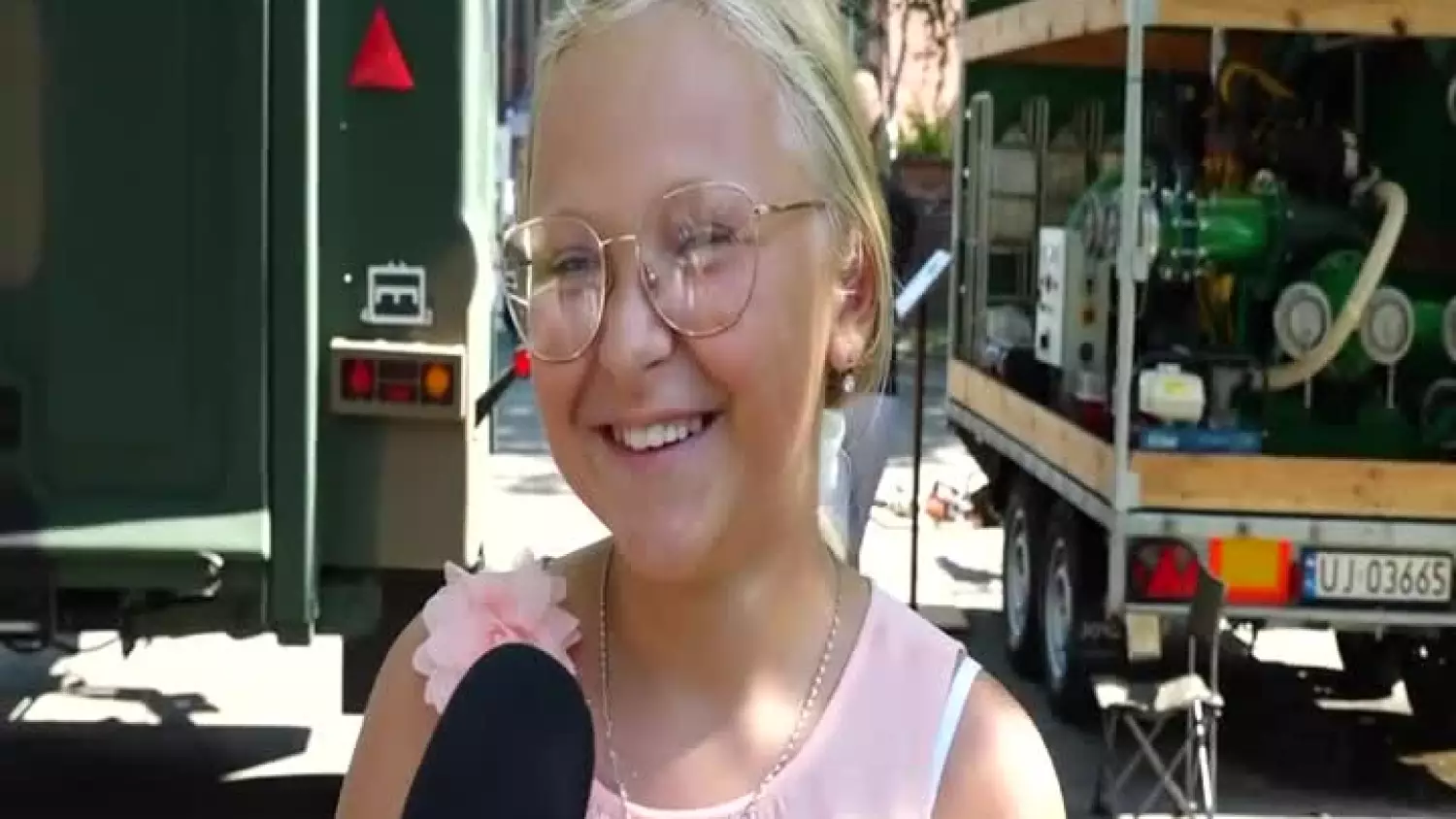 2023-08-17-sprzet-wojskowy-w-cieniu-kolegiaty-glogow.mp4