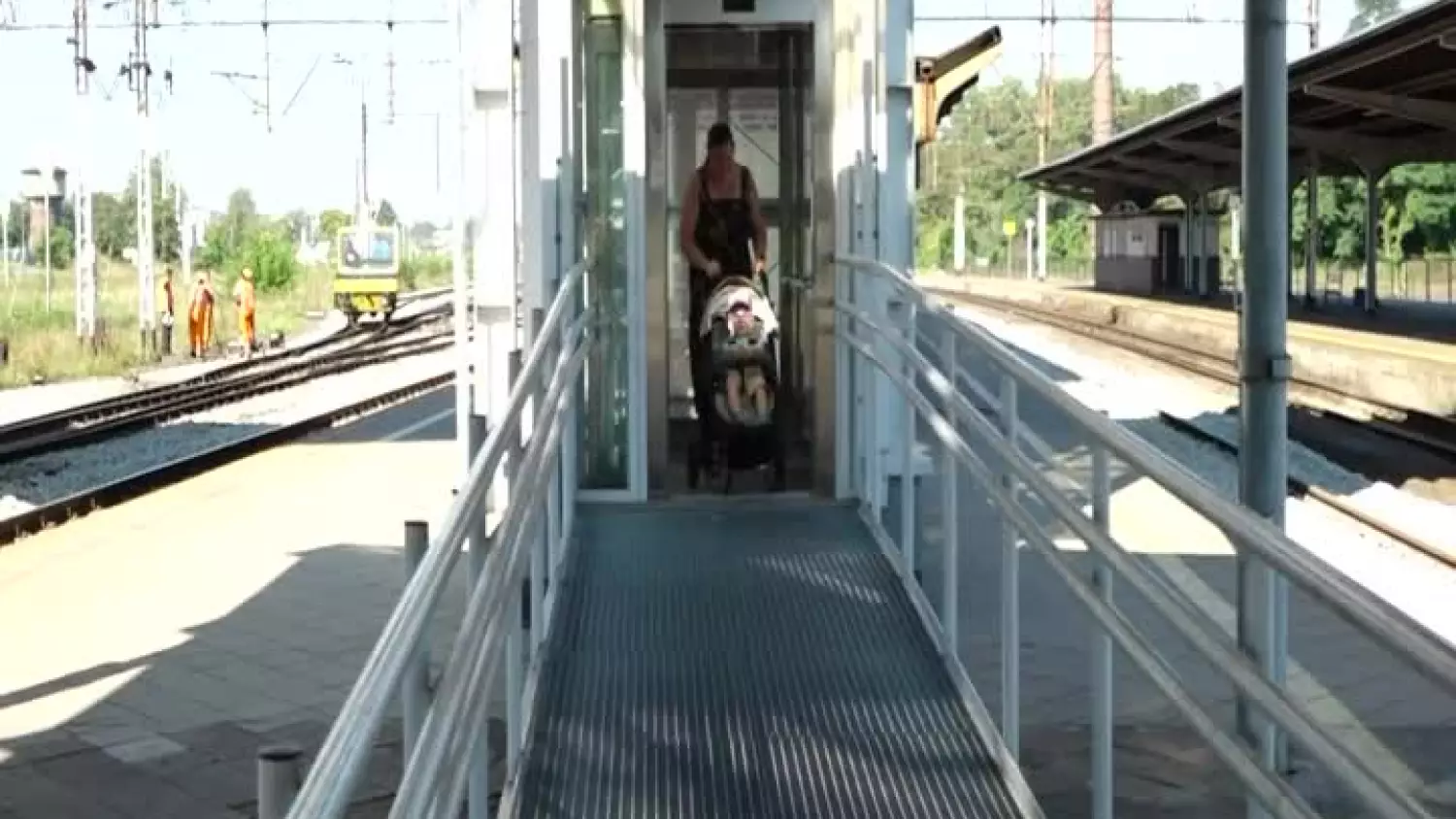 2023-09-08-problem-windy-dworzec-pkp-glogow.mp4