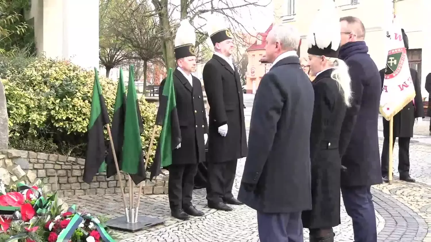 pod-pomnikiem.mp4