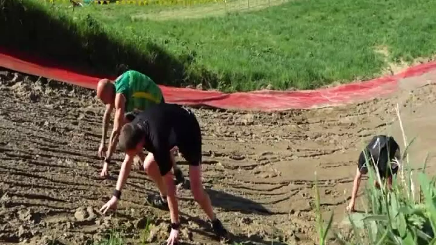2025-04-28-cross-stracencow-2025.mp4