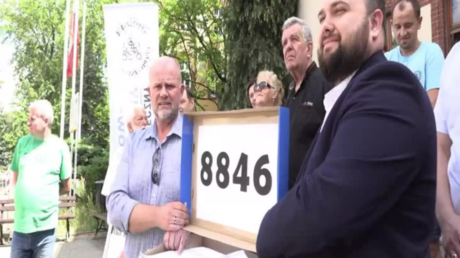 2025-07-08-podpisy-referndum-nielegalna-migracja-glogow.mp4