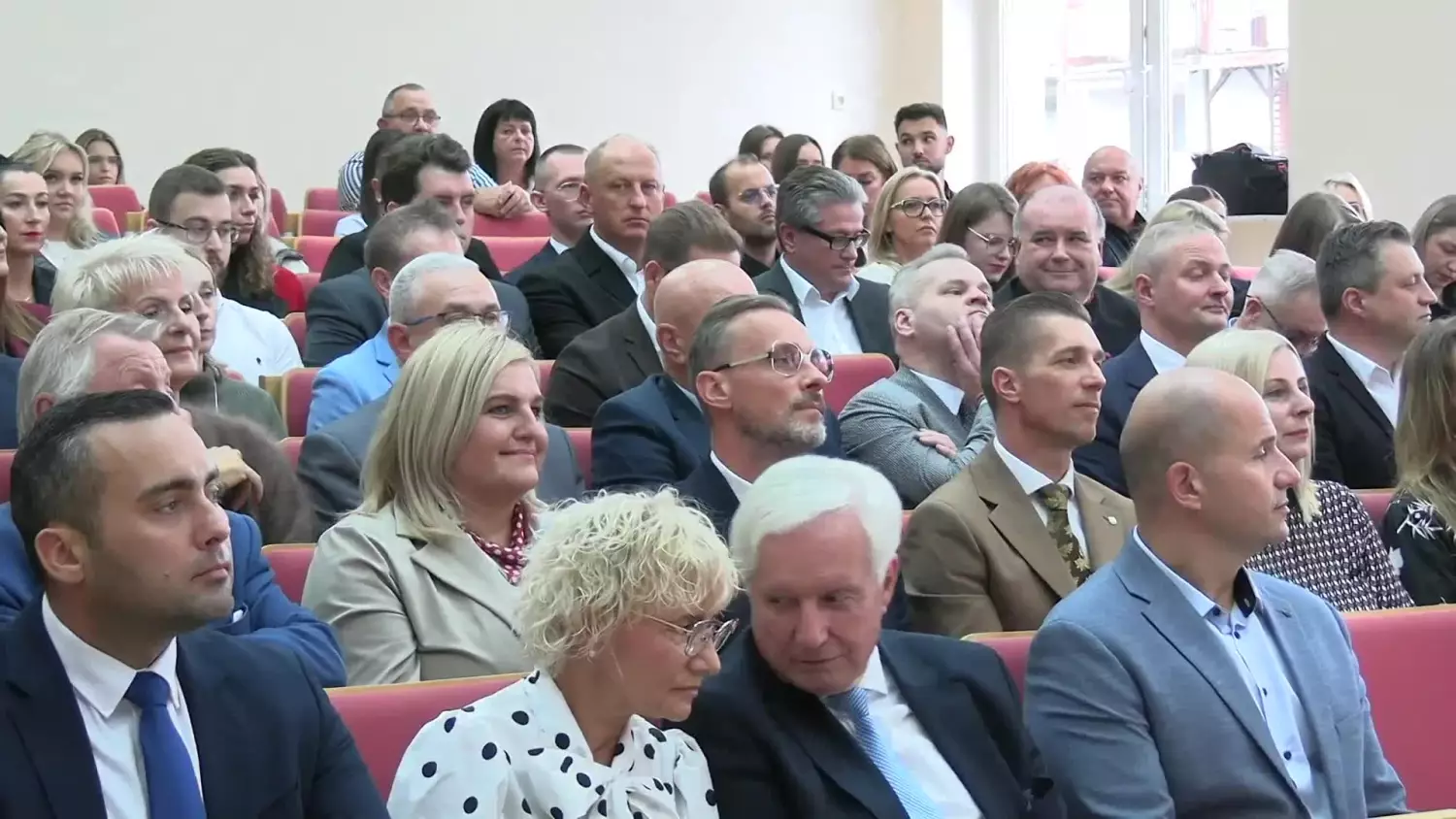 2025-10-13-ujw-inauguracja-roku-akademickiego-25-26.mp4