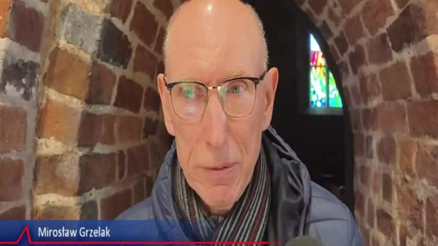 2025-10-24-montaz-krucyfiks-kolegiata-glogow-001.mp4