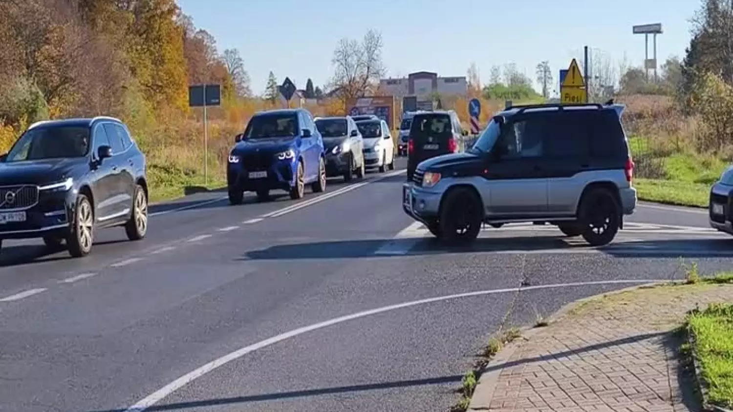2025-11-07-sygnalizacja-skrzyzowanie-teczowa-ruszowice-001.mp4