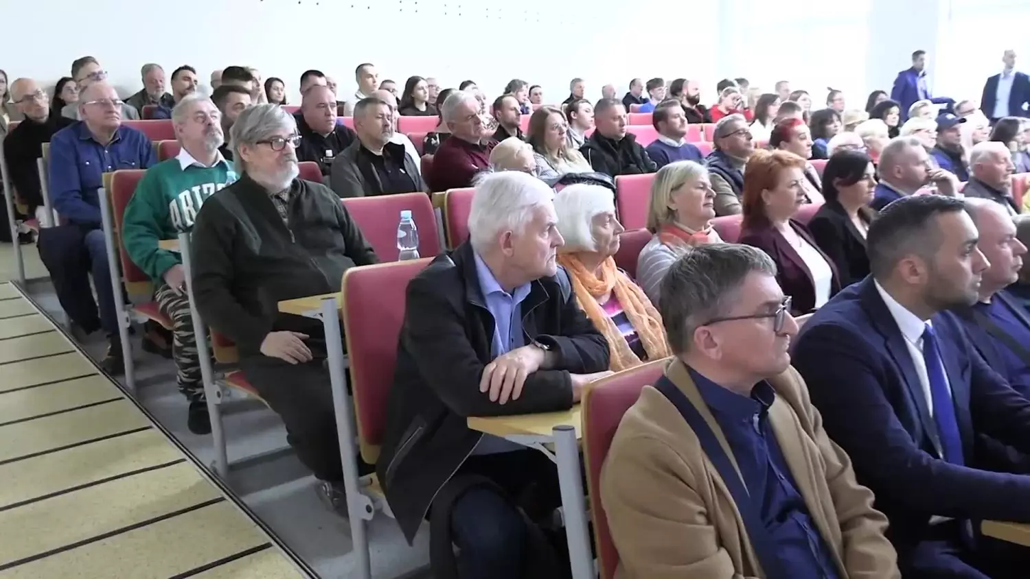 2026-04-17-spotkanie-burmistrz-mieszkancy.mp4