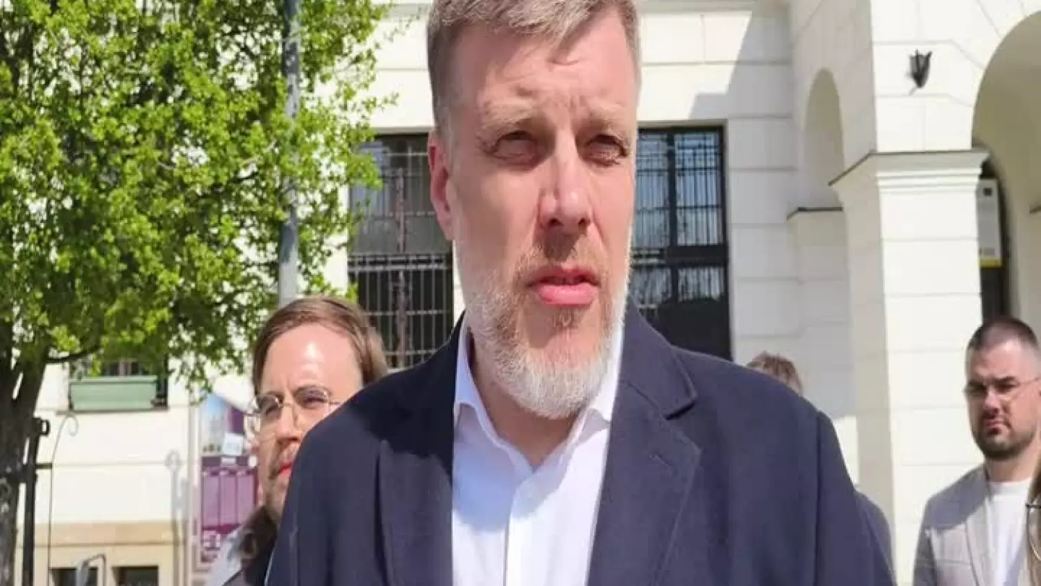 2026-05-01-sytuacja-sluzba-zdrowia-komentarze-poslowie-001.mp4
